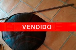 vendido-escudo-y-pareja-de-lanzas